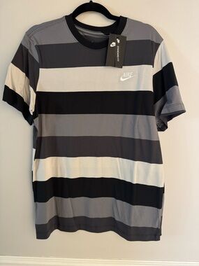 Nike Men’s Black, Gray & White Horizontal Stripe T-Shirt